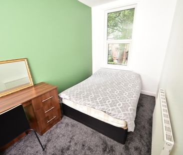 Kensington Terrace, Hyde Park - Photo 1