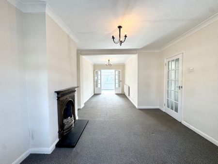 Grosvenor Avenue, Middlesex, UB4 - Photo 3