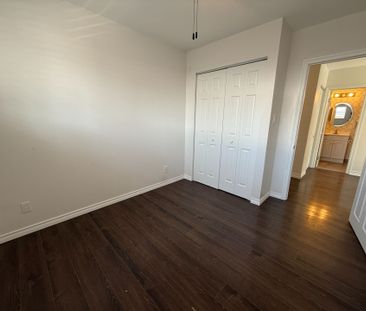 For Lease - 47 Davis Road Unit# Main, Aurora, Ontario - Photo 3
