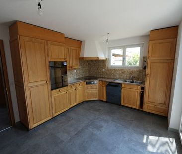 Rural 6.5-room single-family house of 170 m² - Photo 3