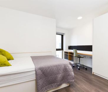 1 bedroom in a flat share to rent - Photo 6