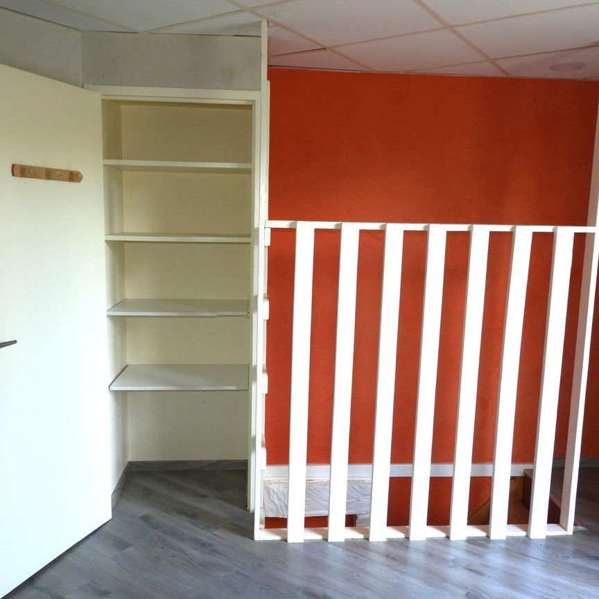 Location Appartement 2 pièces 23m² VILLEFRANCHE DE ROUERGUE 12200 - Photo 1