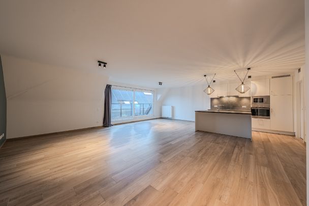 Prachtig en ruim appartement met 2 slaapkamers, 2 terrassen en ruime garagebox! - Photo 1