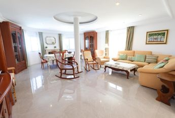 Villa de Lujo en Primera Línea de Playa en Cala Capitán