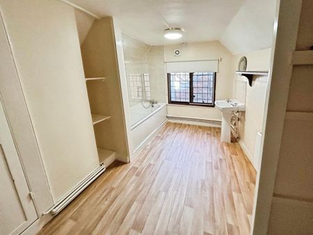 3 bedroom flat to rent - Photo 2