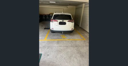 Two-Bedroom Apartment with front garden close to Maroubra Beach - Photo 5