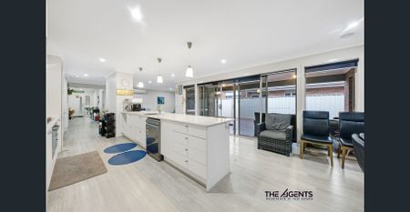 25 Savanna Parade, Truganina, Vic 3029 - Photo 2