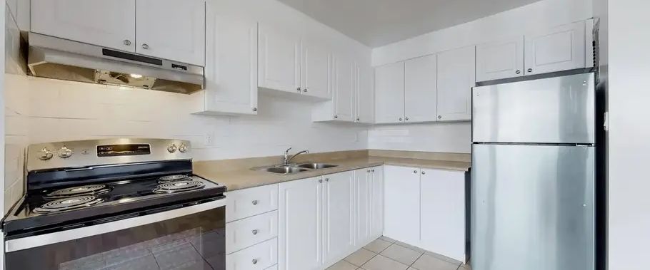 12 Goldfinch Court - Sandringham House | 12 Goldfinch Court, Toronto - Photo 1
