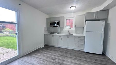 For Lease - 3137 Sunnyhill Drive Unit# Walkout Basement 3, Mississauga, Ontario - Photo 2