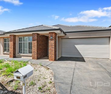 Spacious Comfort in Brookfield! - Photo 4