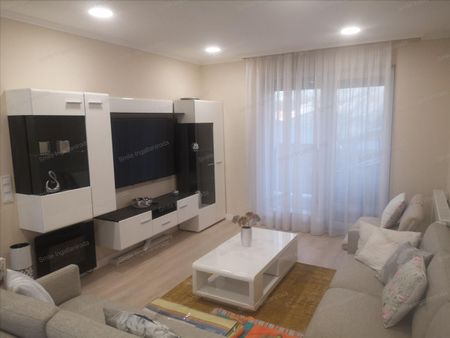 Kiadó újszerű állapotú lakás - Nyíregyháza - Photo 3