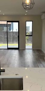 Four bedroom beauty! - Photo 4