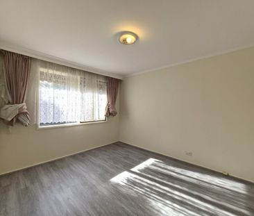 2 Bedroom Unit in Prime Mulgrave Location - Photo 3