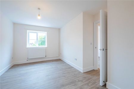 2 bed Ground Floor Flat for rent - Photo 3