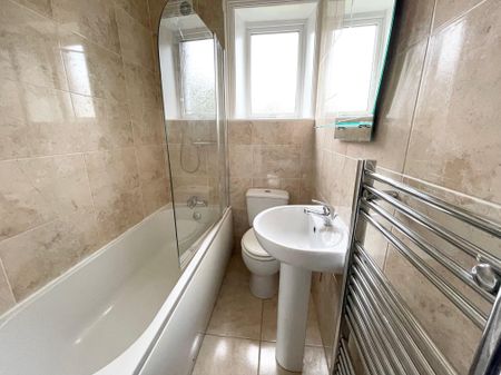 2 bedroom terraced house to rent - Photo 5