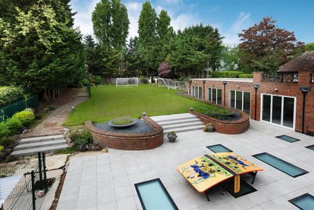 9 bedroom detached house to rent - Photo 5