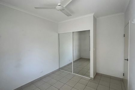 3-BEDROOM MODERN HOUSE IN BELLAMACK - Photo 4