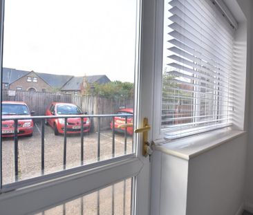 1 bedroom ground floor flat to rent - Photo 2