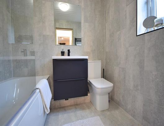 1 Bedroom Apartment To Let - Photo 1