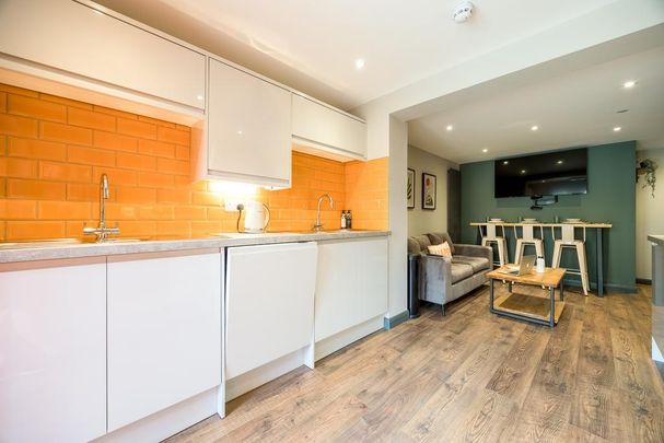 1 bedroom in a house share to rent - Photo 1