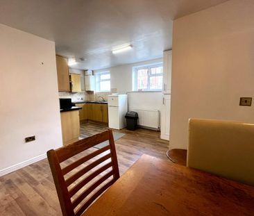 2 bedroom flat to rent - Photo 6