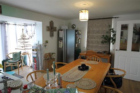 4 bedroom detached house to rent - Photo 4