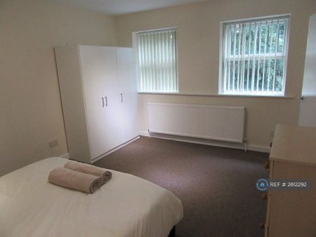 2 bedroom flat to rent - Photo 5