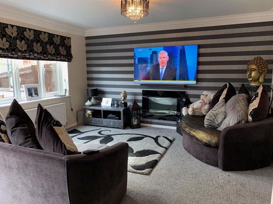 3 bedroom detached house to rent - Photo 1