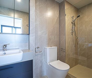 Inner Kingston Lifestyle - Fully Furnished! - Photo 3