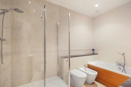 3 bedroom apartment to rent - Photo 4