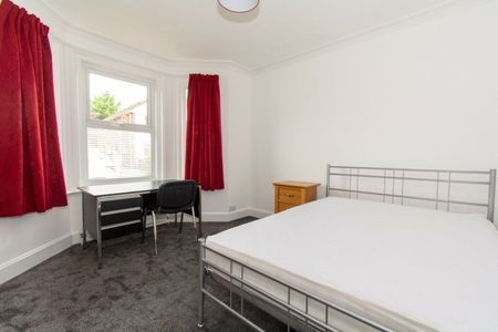 4 DOUBLE Bed Student house on Hankinson Road - Photo 2