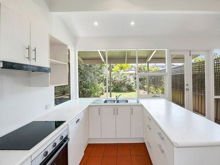 Character Home in Prime Rose Park Location - Photo 5