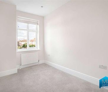 Hyde Park Avenue, London, N21 - Photo 5