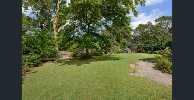 Pristine 4 bedroom brick home - Photo 1