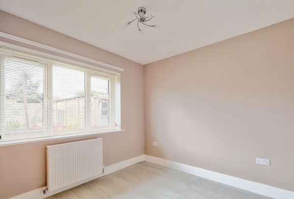 2 bedroom semi-detached bungalow to rent - Photo 1