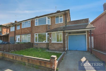 3 bedroom House To Let Total Size: 883 SQ FT - Photo 5