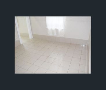 Conveniently Located - Photo 3