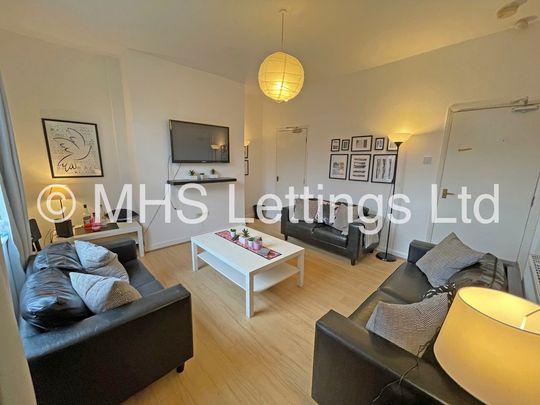5 Bedroom Mid Terraced House for rent in Ash Road - Photo 1