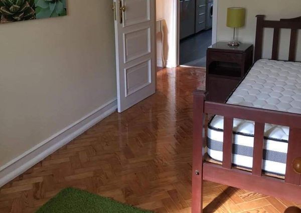 Quarto em Lisboa junto Av Roma