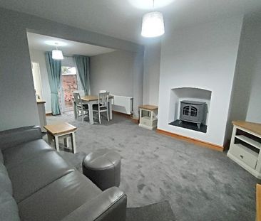 2 bedroom terraced house to rent - Photo 2