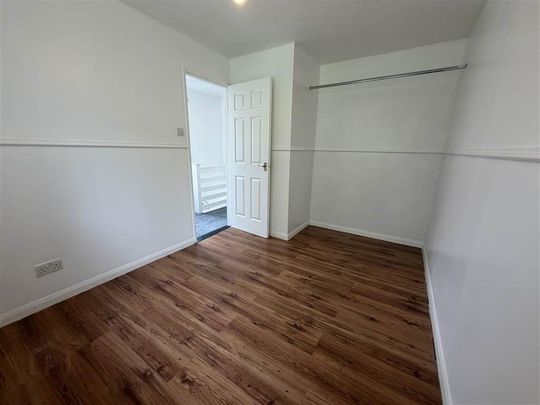 8 Merrion Park, Dunmurry, Belfast, BT17 0SF - Photo 1