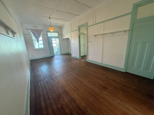 BIG UPSTAIRS FLAT WITH RECENT RENOVATIONS - Photo 1