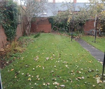 2 bedroom ground floor flat to rent - Photo 6