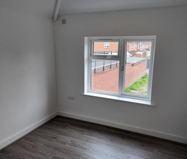 3 bedroom apartment to rent - Photo 3