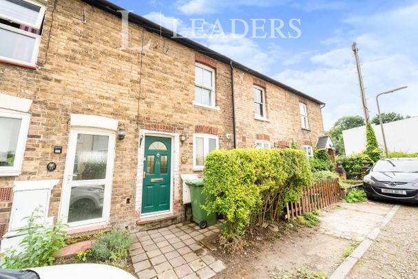 2 bedroom house to rent Riverside, Pixham, RH4 - Photo 1