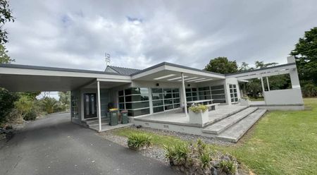 Lovely 6 bedroom Family Home Ardmore - Photo 3