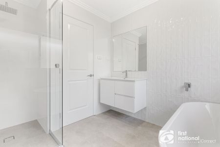 Contemporary Living Meets Convenience - Photo 5