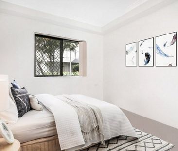 Stunning Two Bedroom Apartment - Photo 4