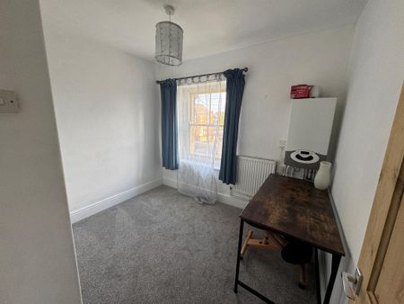 3 bedroom terraced house to rent - Photo 5