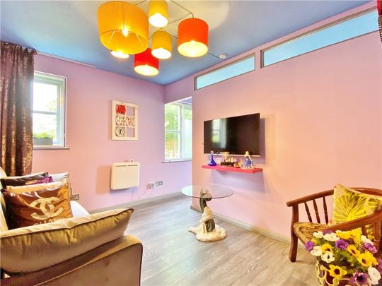 Church Close, Bath Road, Hounslow, TW3 3DD - Photo 1